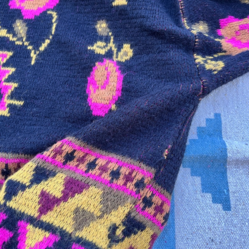 Vintage FairSet Colourful Aztec Patterned Knit Sweater Mock Neck Black Graphic - Picture 11 of 11